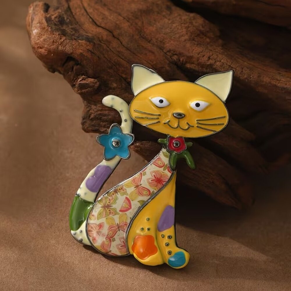 Smiling Cat Brooch - Picture 2 of 4